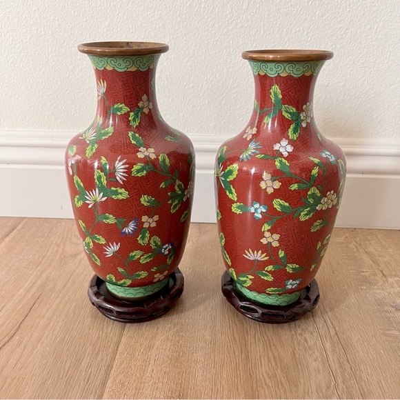 Antique 1900’s Chinese Cloisonné‎ Enamel Brass Red Vase & Wood Base Set of 2
